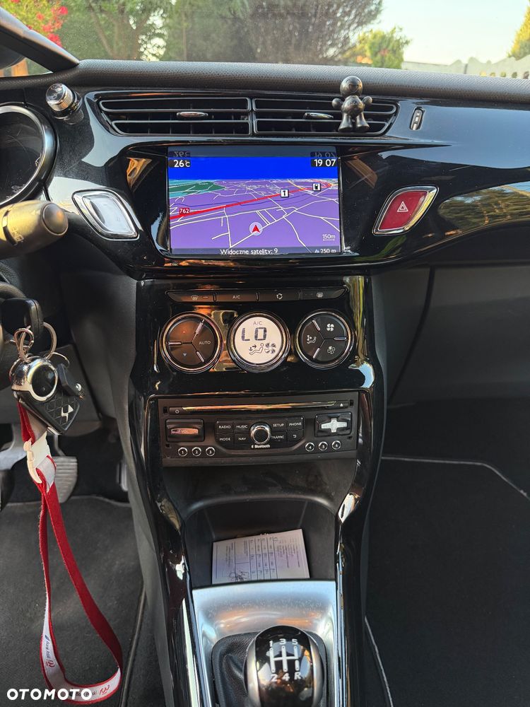 Citroën DS3 1.6 e-HDi SoChic - 12