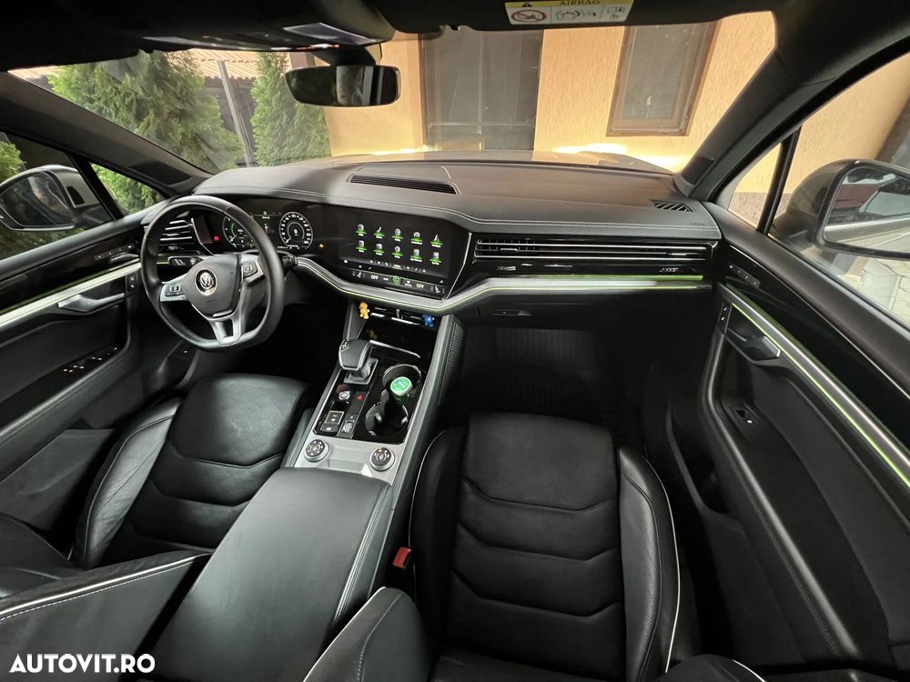 Volkswagen Touareg - 12