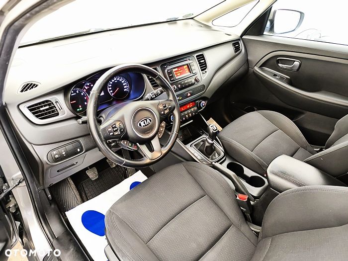 Kia Carens - 22