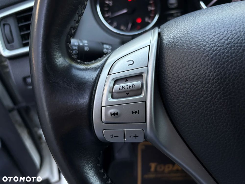 Nissan Qashqai 1.6 DIG-T N-Connecta - 23