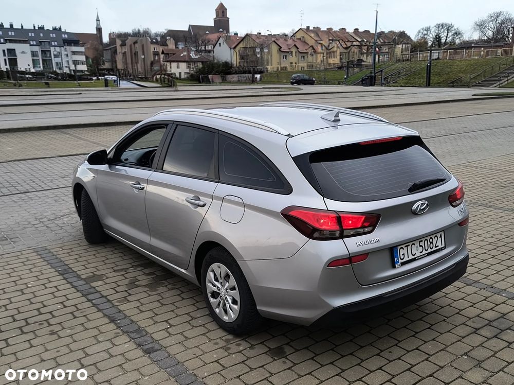 Hyundai i30 1.6 D Classic + - 11