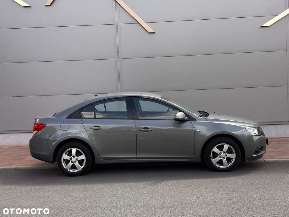 Chevrolet Cruze 1.8 LT - 22