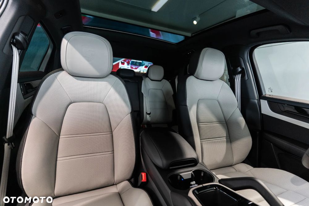 Porsche Cayenne S E-Hybrid PHEV Black Edition - 30