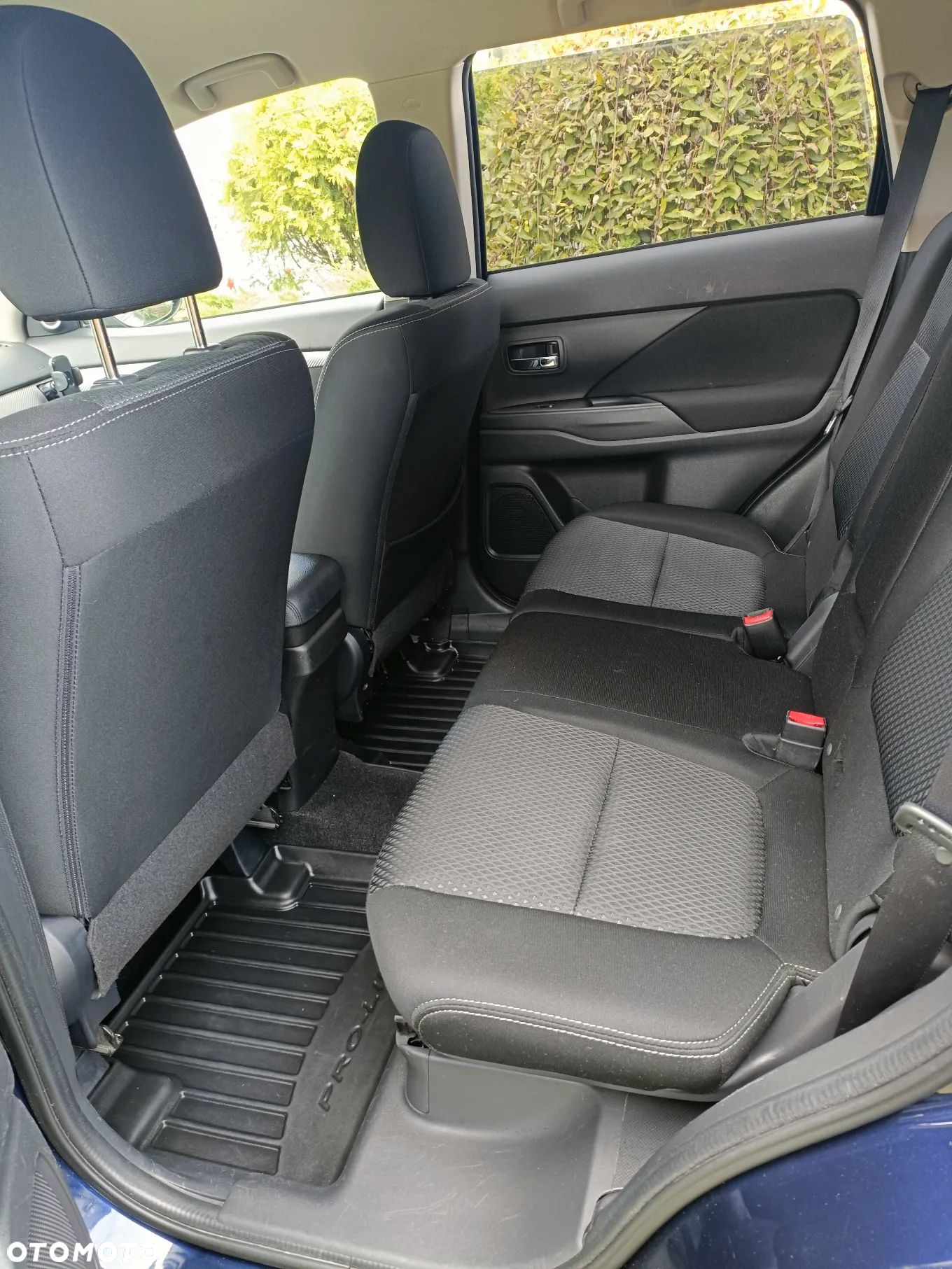 Mitsubishi Outlander 2.0 Intense + 4WD CVT - 8
