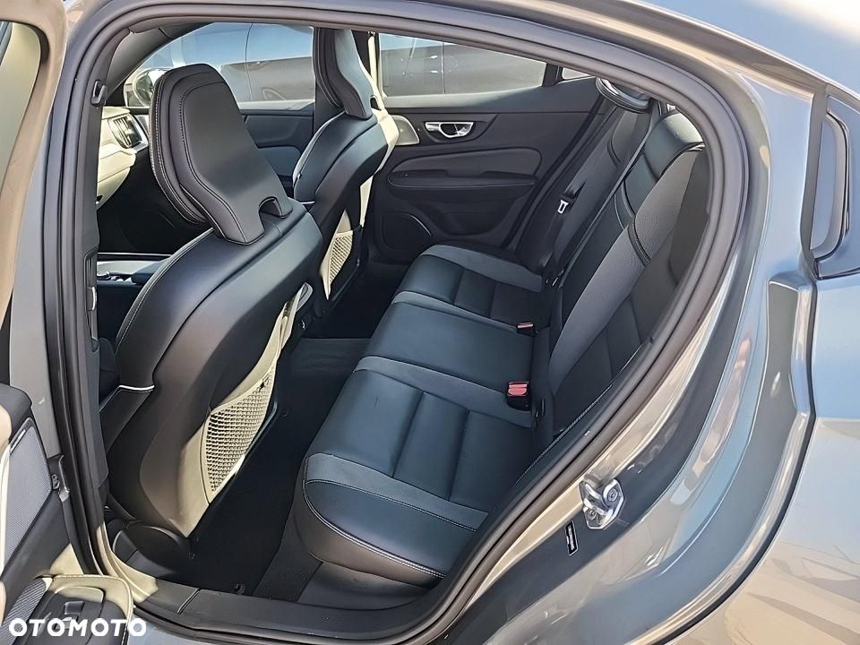 Volvo S60 T6 AWD Geartronic RDesign - 10