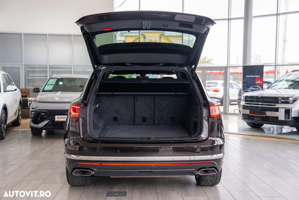 Volkswagen Touareg - 13