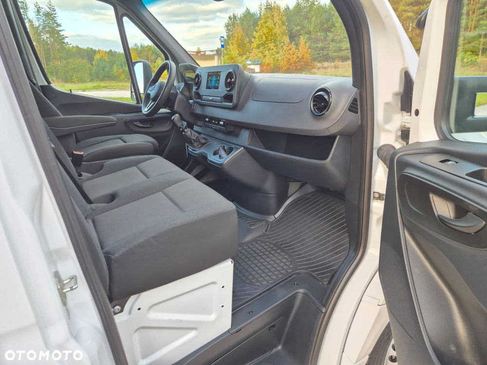 Mercedes-Benz Sprinter - 27