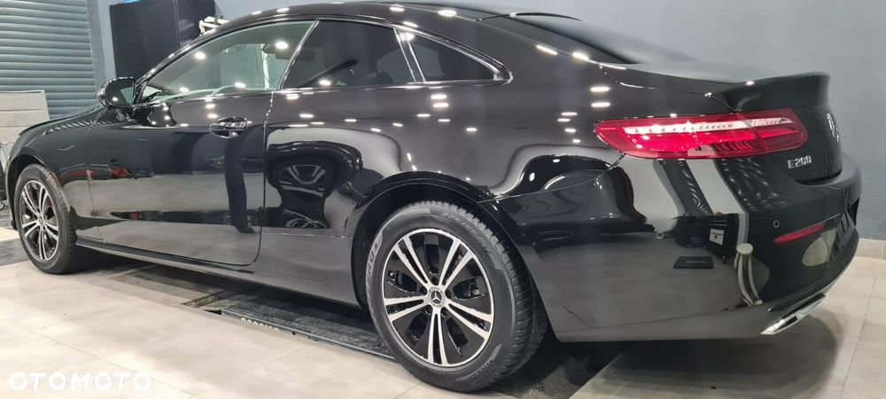 Mercedes-Benz Klasa E 200 4-Matic 9G-TRONIC - 19