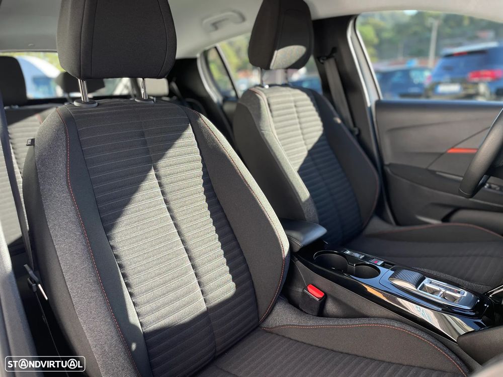 Peugeot e-208 50 kWh Active — fotografia 14