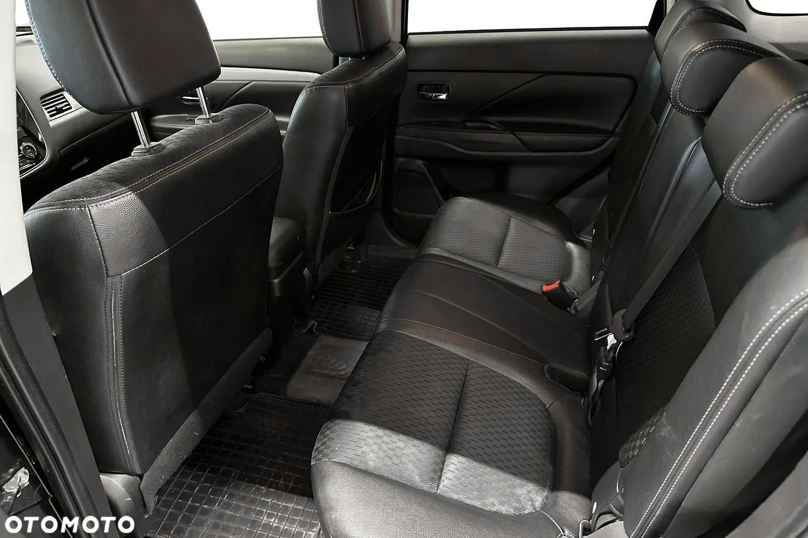 Mitsubishi Outlander 2.0 4WD Plug-In Hybrid - 15