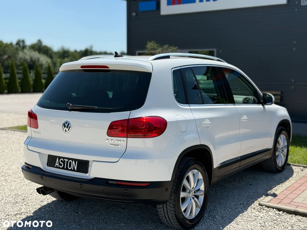 Volkswagen Tiguan 2.0 TDI DPF BlueMotion Technology Lounge Sport & Style - 12