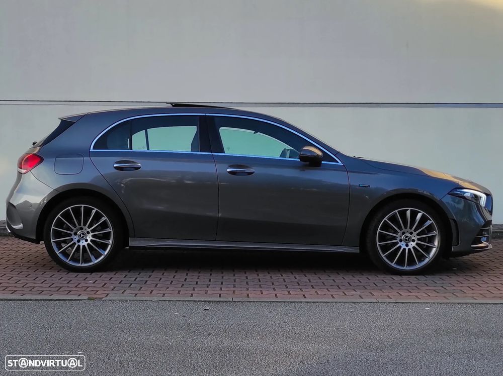 Mercedes-Benz A 250 e AMG Line - 13