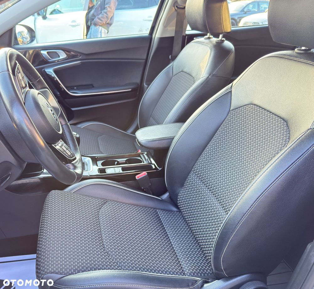 Kia XCeed 1.4 T-GDI L Business Line - 11