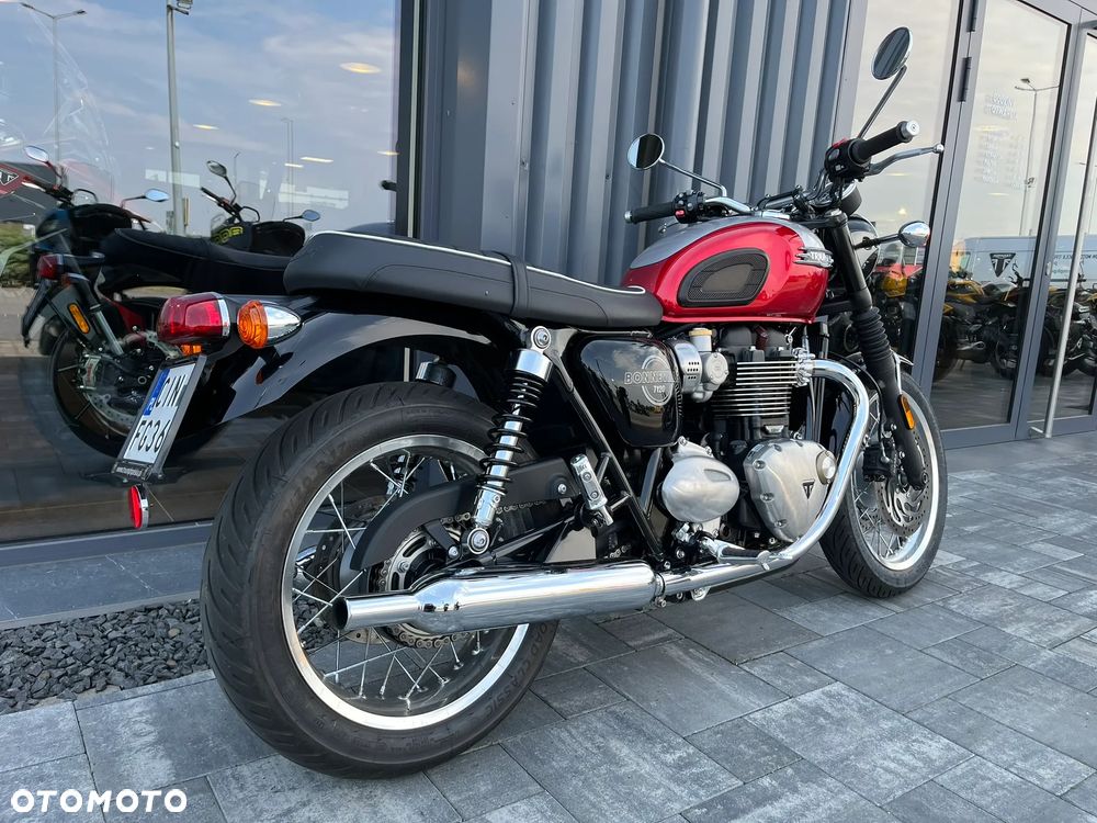 Triumph Bonneville - 3
