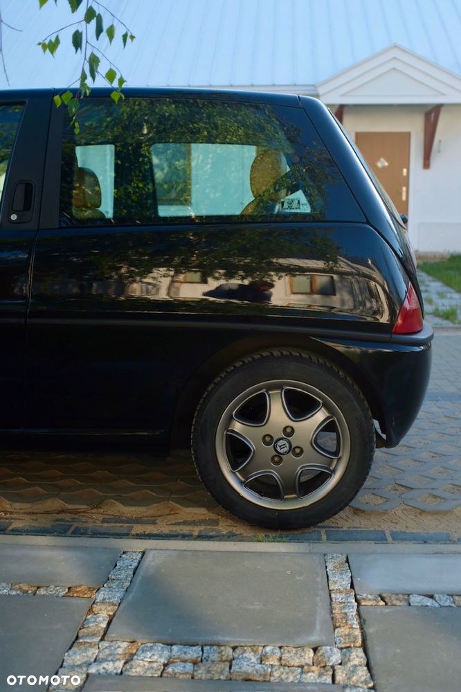 Lancia Ypsilon - 9