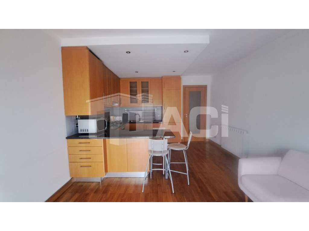 Apartamento T2 - Com Terraço - Grande imagem: 2/14