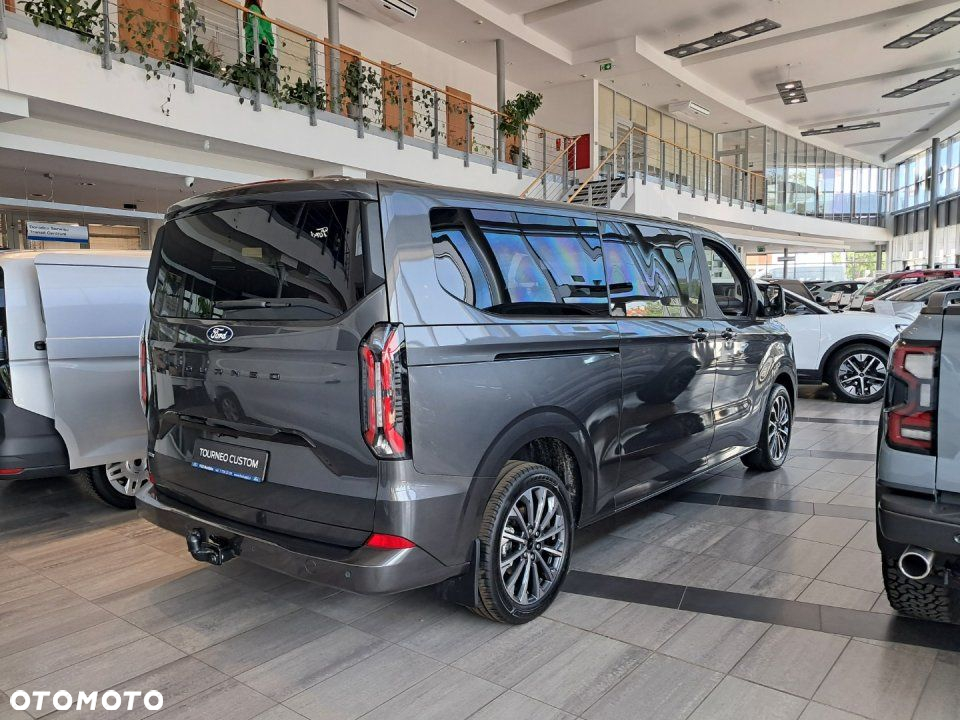Ford Tourneo Custom - 4