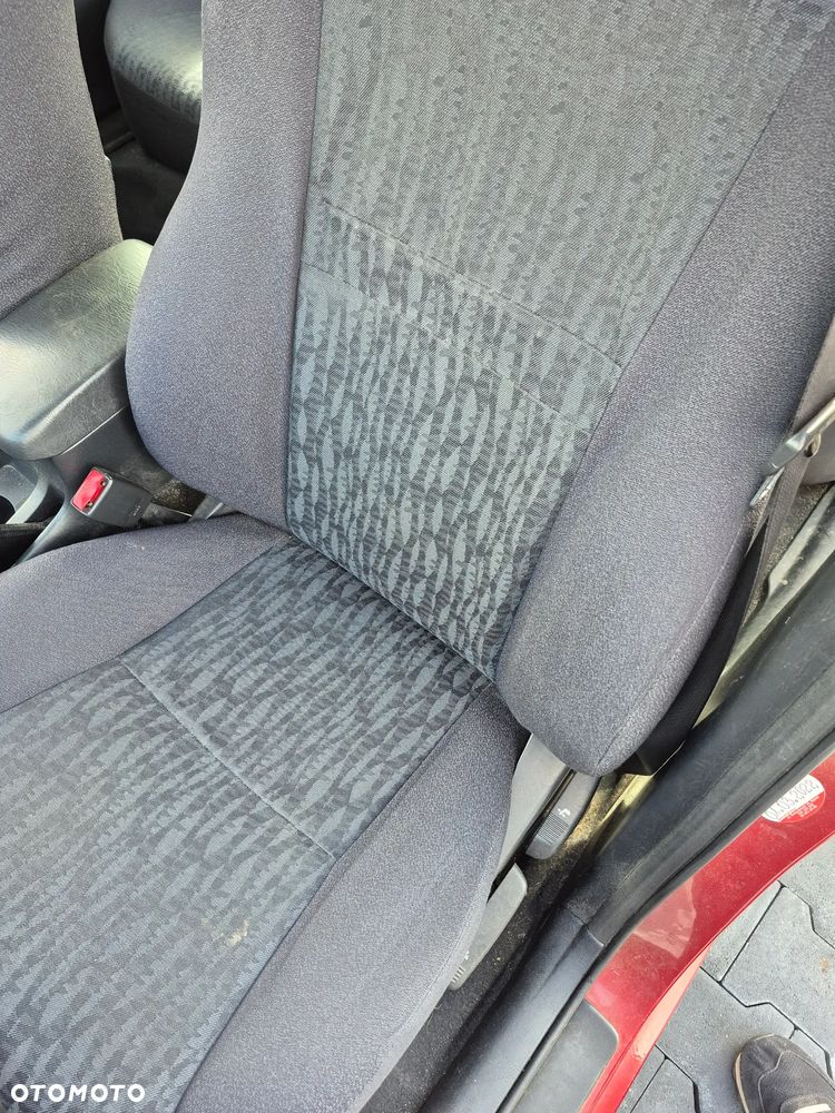 Toyota Corolla - 25