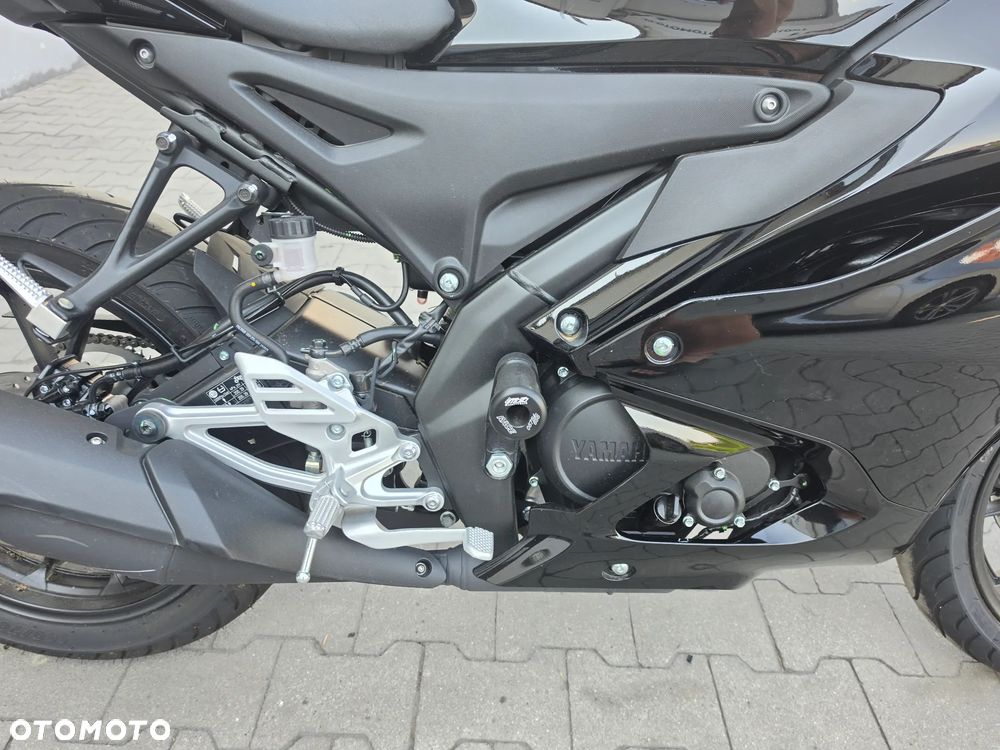Yamaha YZF - 22