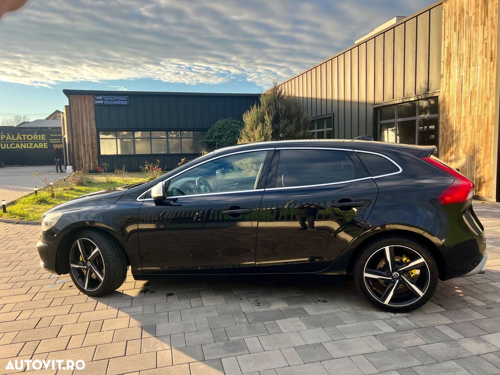 Volvo V40 D3 R-Design - 4