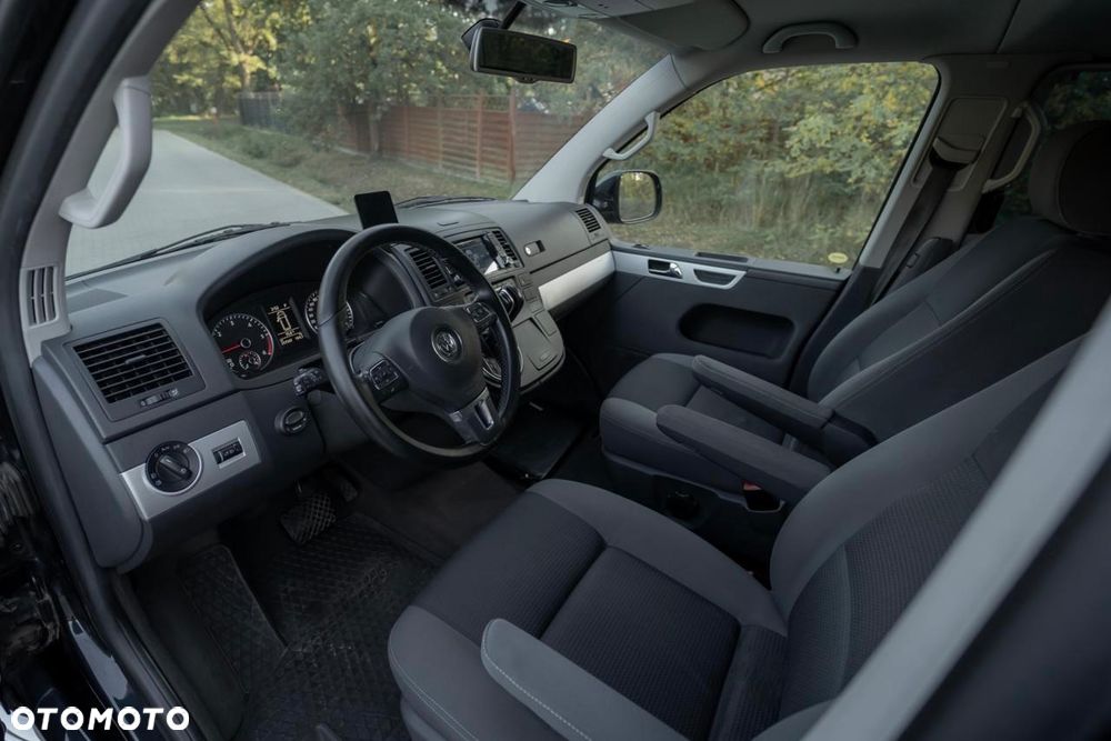 Volkswagen Multivan - 26