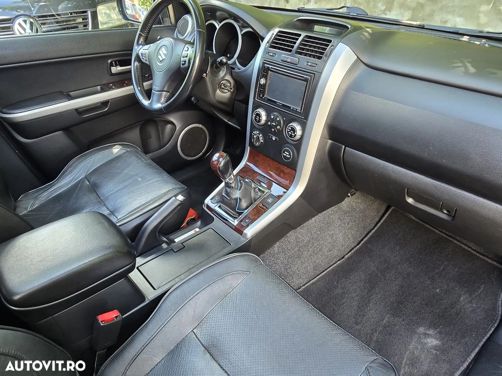 Suzuki Grand Vitara 1.9 DDIS JLX Navi - 38