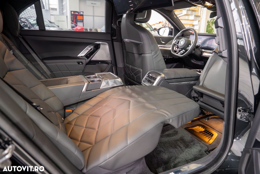 BMW Seria 7 M 760 e xDrive - 28
