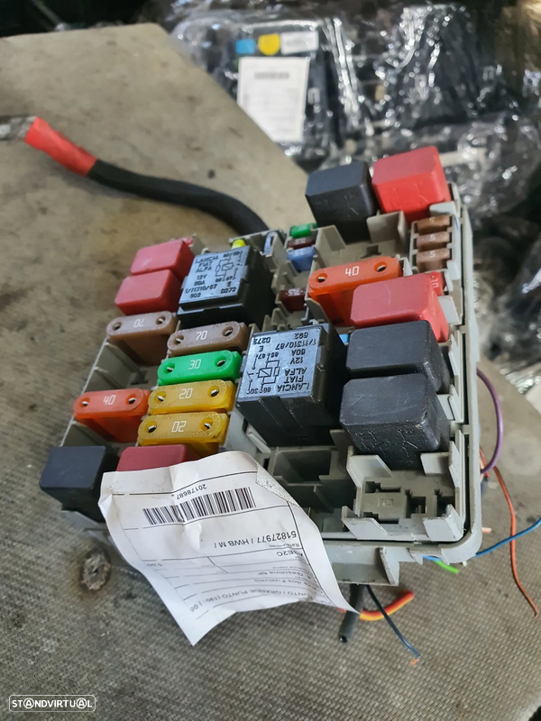 CAIXA FUSIVEIS FIAT PUNTO 05- / 51827977