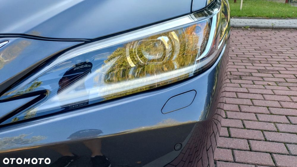 Lexus ES 300h Business Edition - 6