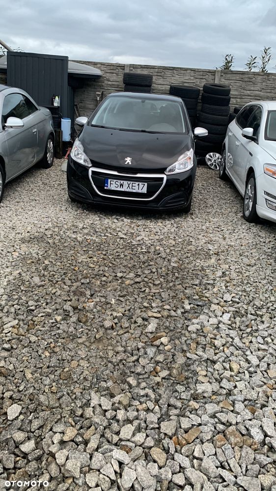 Peugeot 208 - 1