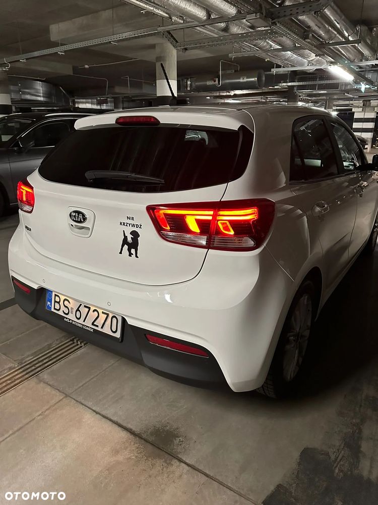Kia Rio 1.4 L - 9