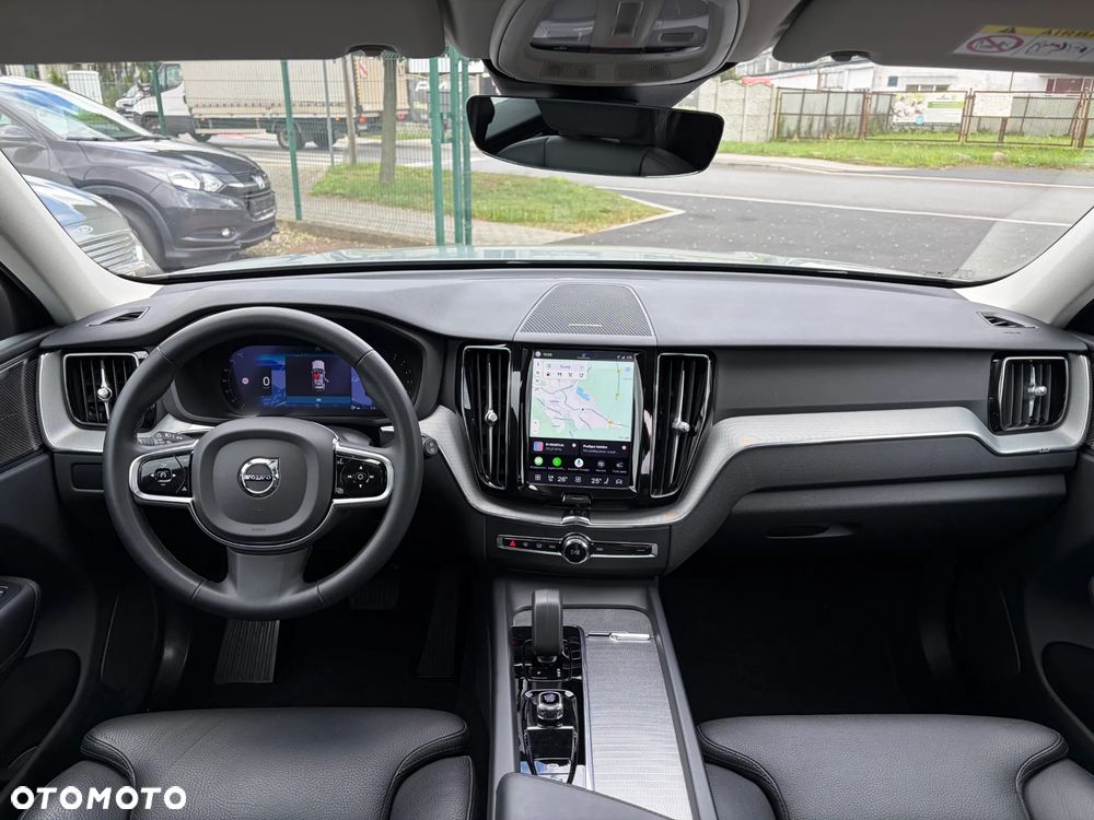 Volvo XC 60 B4 D Plus Dark - 20