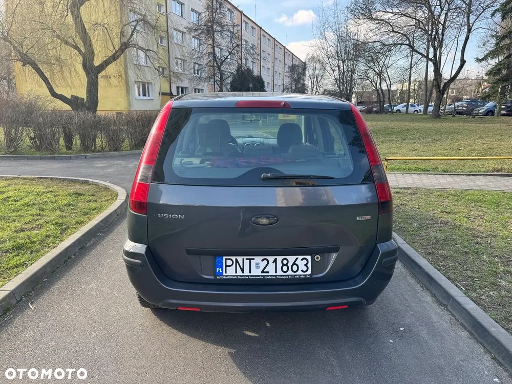 Ford Fusion - 4