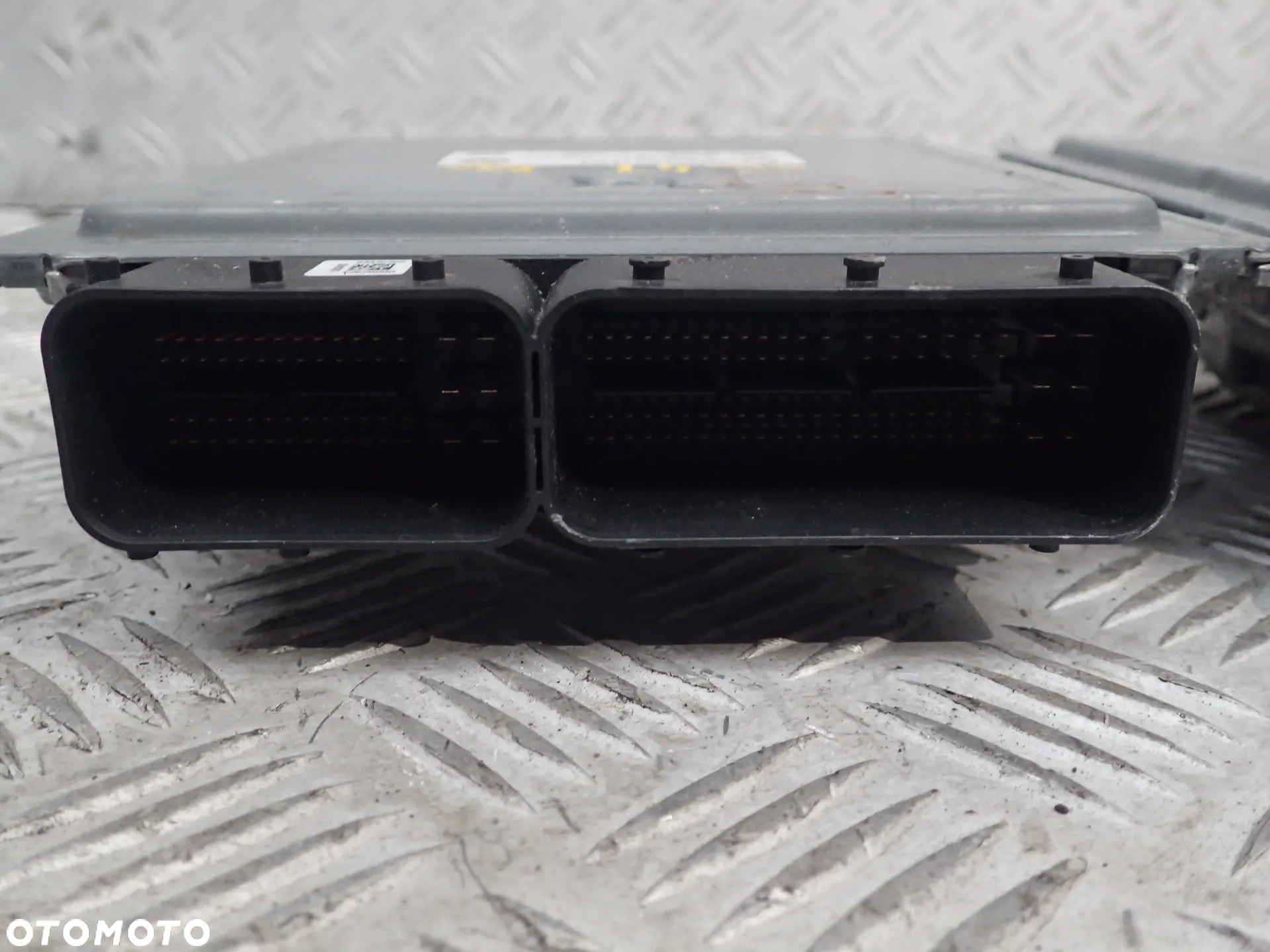 KOMPUTER SILNIKA BMW E90 E87 7599881 - 2