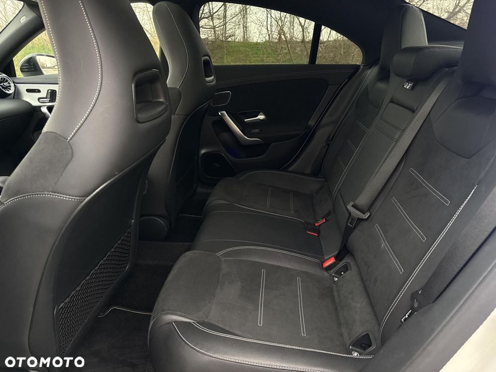 Mercedes-Benz CLA 200 7G-DCT - 21