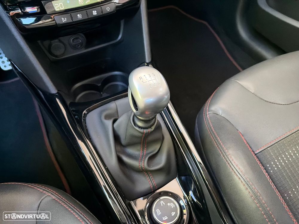 Peugeot 2008 1.2 PureTech GT Line - 40