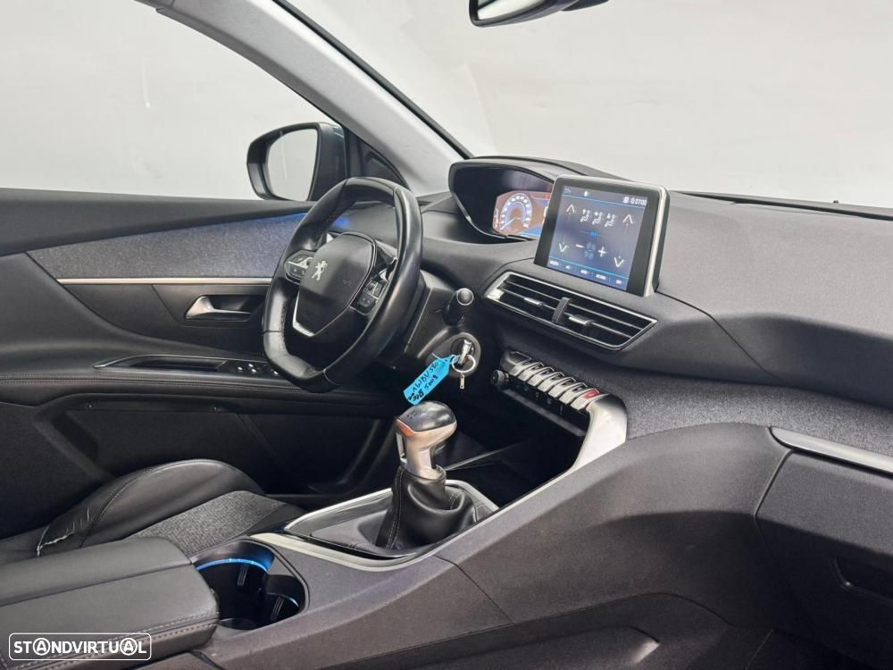 Peugeot 5008 1.5 BlueHDi Allure - 21