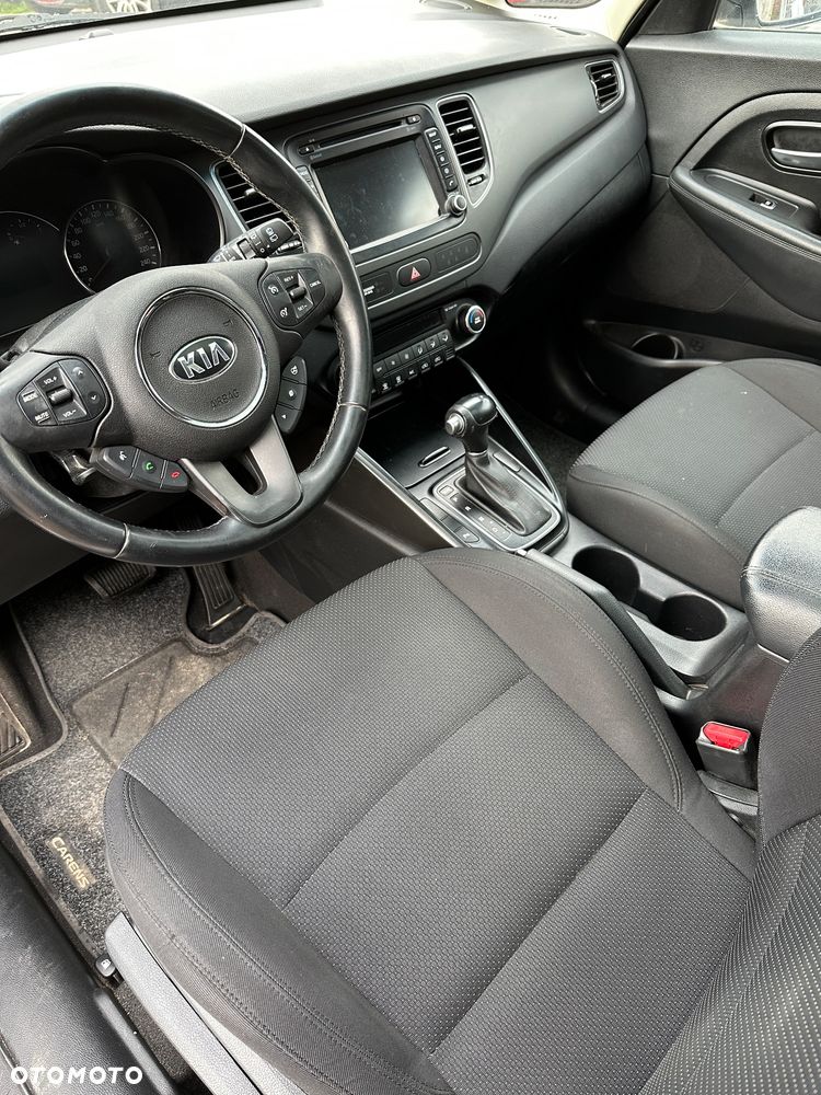 Kia Carens - 16
