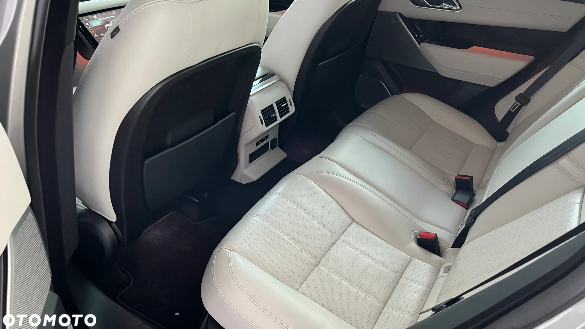 Land Rover Range Rover Velar 3.0 SD6 R-Dynamic HSE - 11