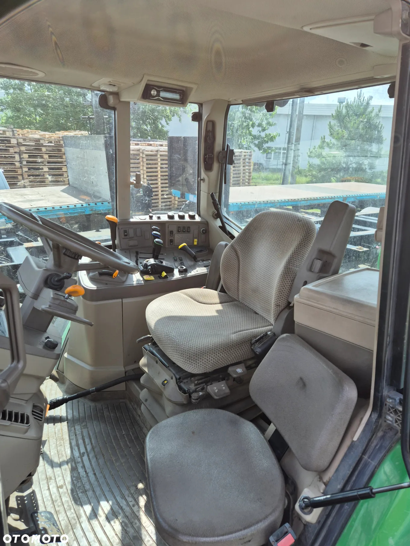 John Deere 6130M - 13
