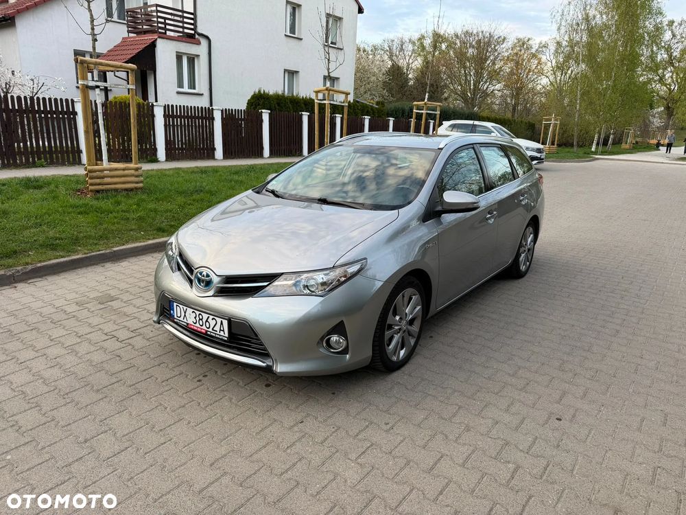 Toyota Auris 1.8 HSD Luna - 1