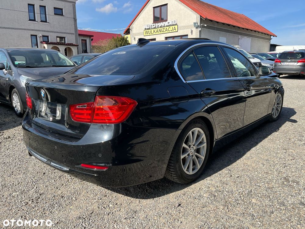 BMW Seria 3 318d xDrive M Sport - 8