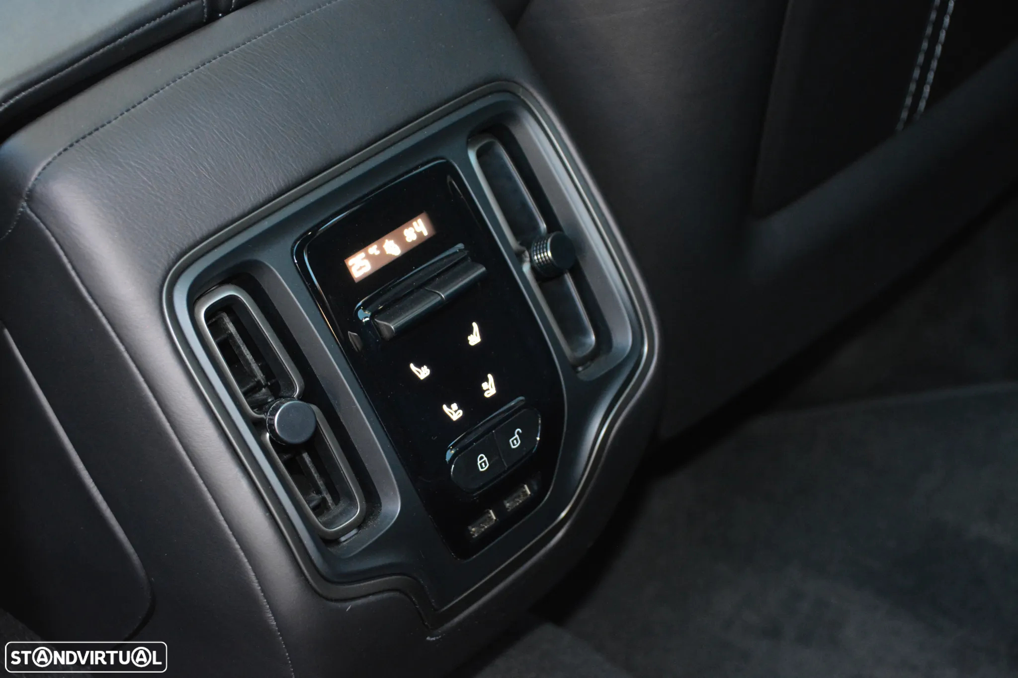 Aston Martin DBX Standard - 29