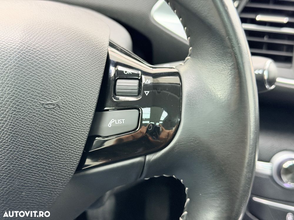 Peugeot 308 SW e-HDi 115 Stop & Start Allure - 23