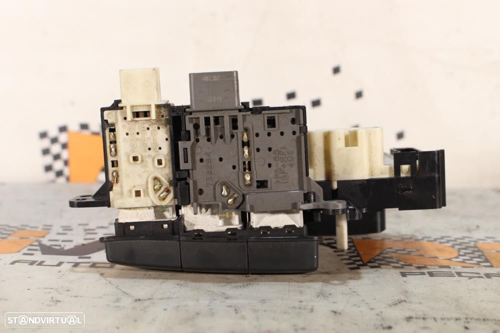 Botão De 4 Piscas Toyota Yaris (_P1_)  758294 / Comutador Toyota Yaris - 4