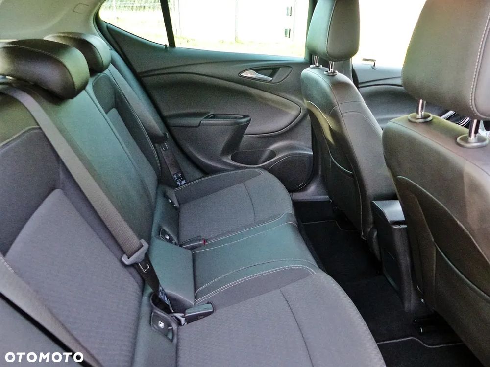 Opel Astra 1.6 Turbo Start/Stop Innovation - 23