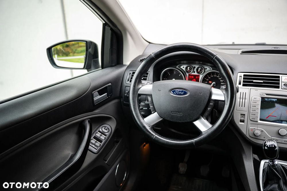 Ford Kuga - 25
