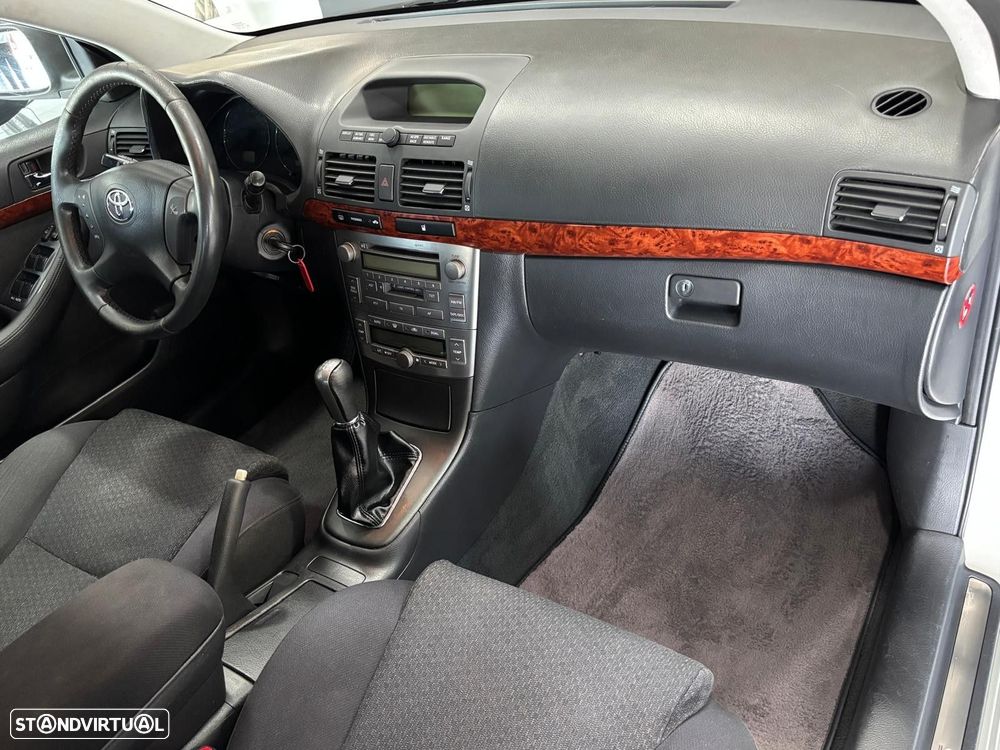 Toyota Avensis SW 2.0 D-4D - 10