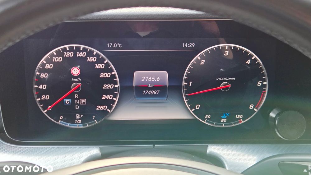 Mercedes-Benz Klasa E 350 d 4Matic 9G-TRONIC - 33