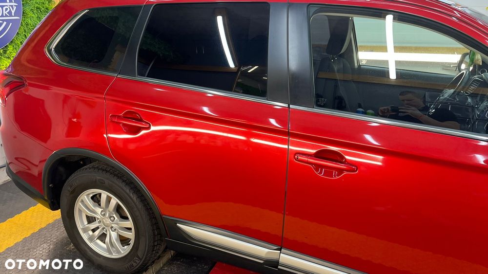 Mitsubishi Outlander 2.0 Invite + 2WD - 6